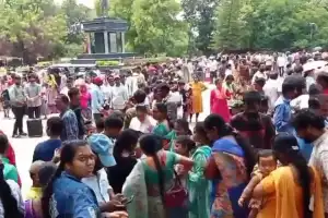 30,000 visitors enjoy a family day out at Nehru Zoo in Hyderabad on Sunday