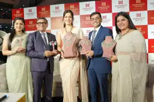 Actress Raashii Khanna Launches “Venus: The Goddess of Emerald” Collection by Mangatrai Neeraj at Lumbini Jewel Mall, Banjara Hills