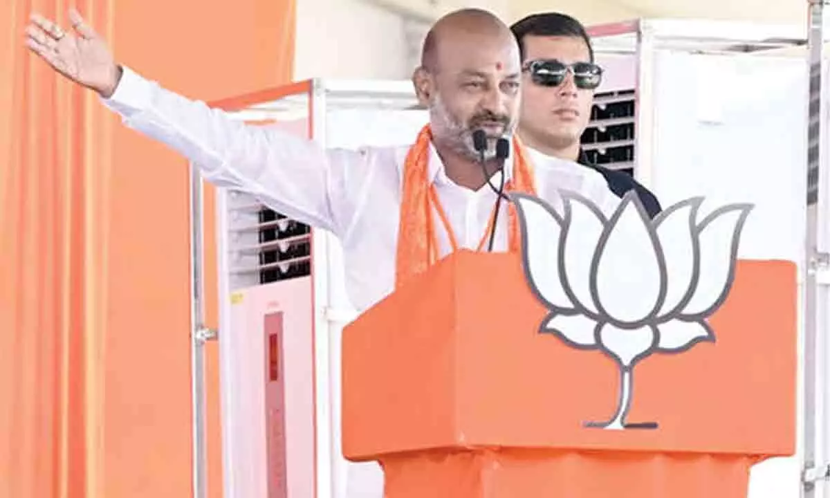 Bandi lambasts Congress at Vemulawada gathering