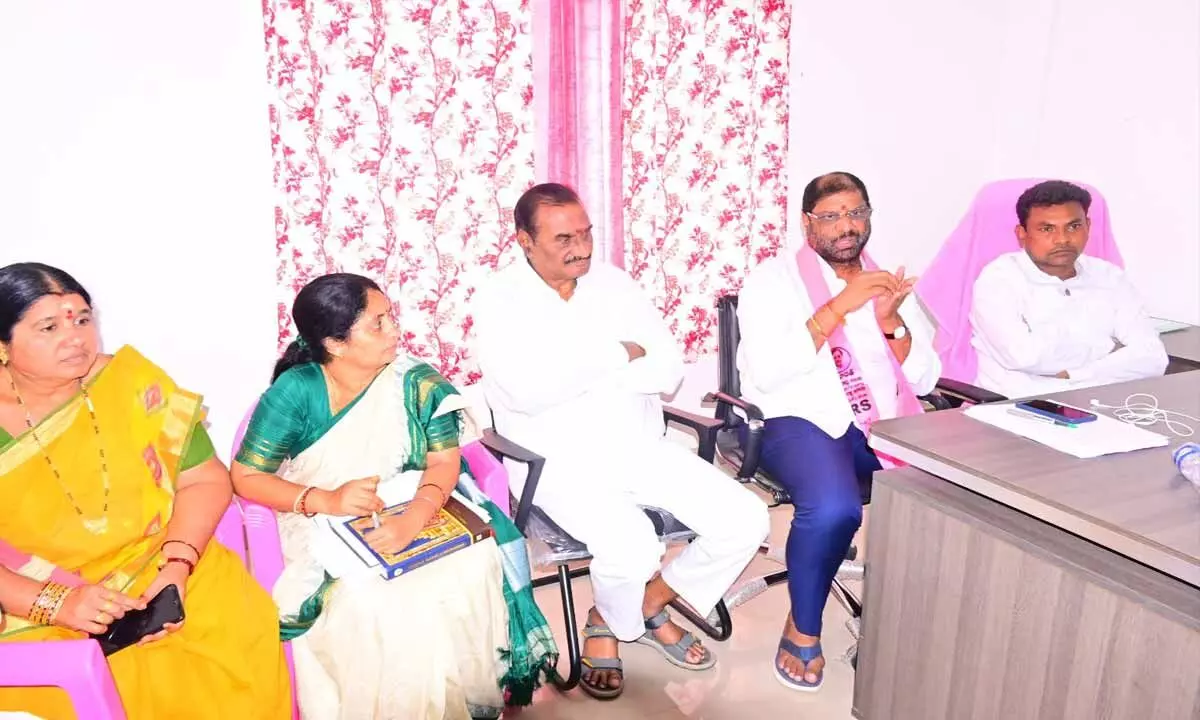 BRS Rajya Sabha member meets with Bhadradri district leaders to secure victory for MLC candidate
