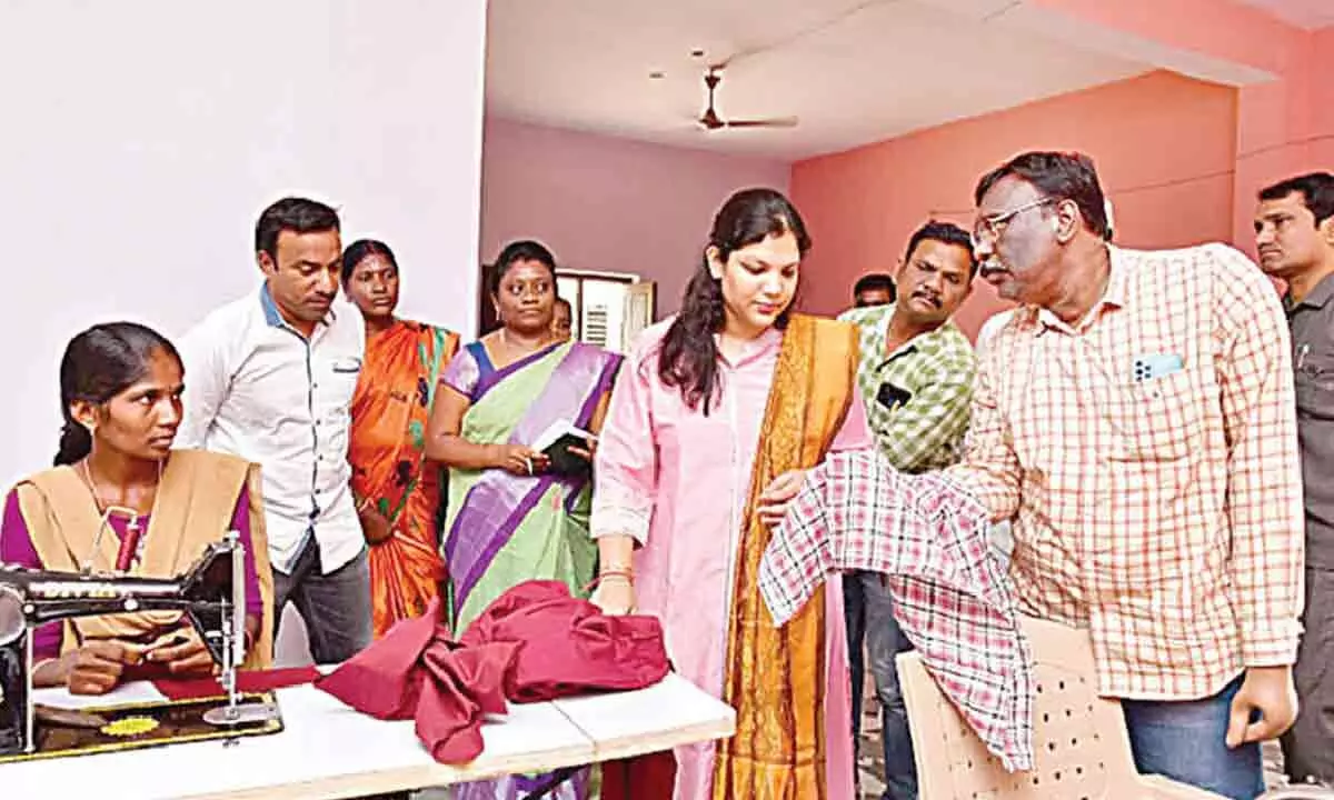 Collector Satpathy announces uniforms will be ready in Karimnagar by June 5