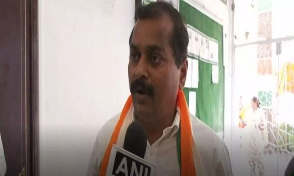 Delhi police under fire from Congress for seizing cell phones in Hyderabad