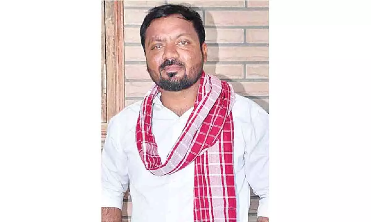 Dharur Ravi demands apology from KTR to Minister Jupally in Mahabubnagar