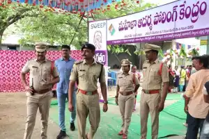 District SP Rohit Raju conducted inspections of polling patterns at multiple polling centers within the district.