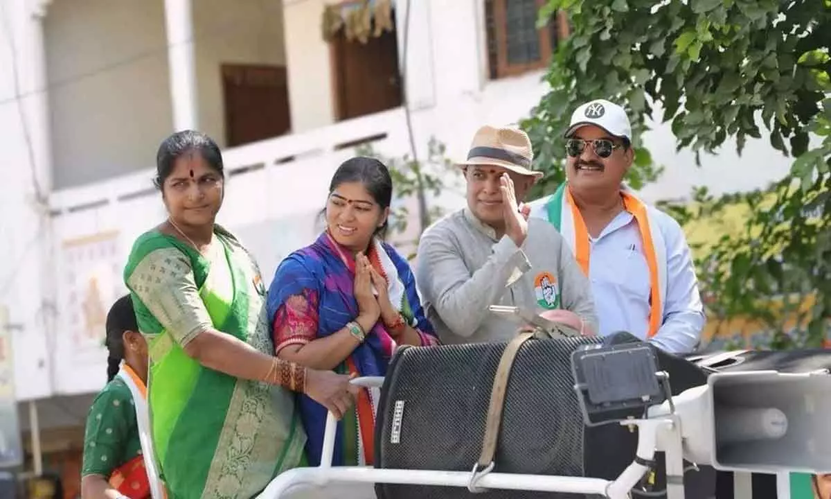 Large Crowds Turn Out for Sunitha Mahendar Reddy’s Roadshow