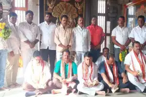 MLC candidate Rakesh seeks blessings to serve society in elections