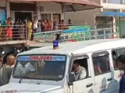 Multiple workers injured in an accident involving a goods carrier in Gadwal
