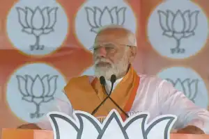 Narendra Modi suggests BJP may return illegal stash confiscated by ED to poor instead of hoarding it; claims corrupt individuals close to Congress first family