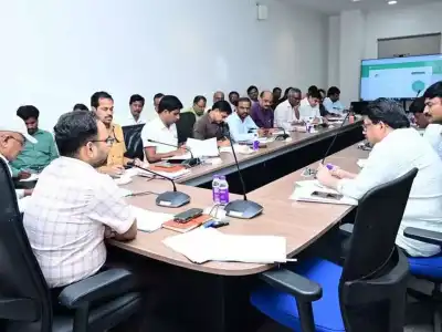 Officials urged to expedite clearance of pending Dharani files in RR