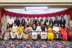 PM Modi Meets PV’s Family Members at Rajbhavan