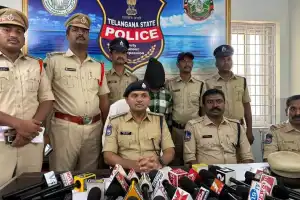 Police apprehend thief in broad daylight in 35 instances