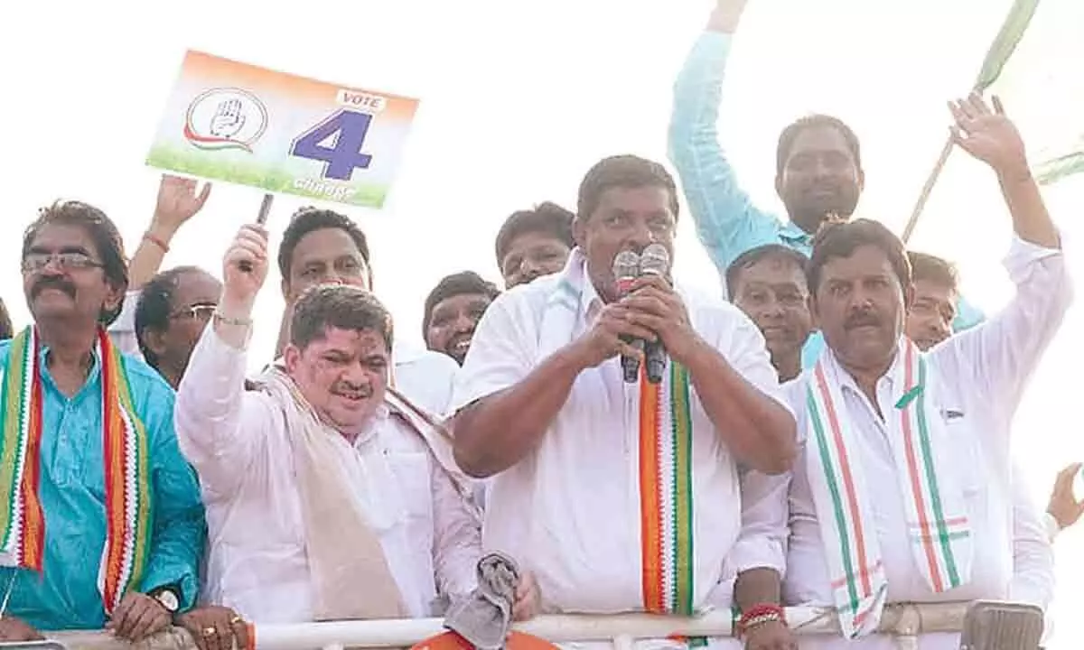 Ponnam Prabhakar announces that Congress flag will be raised in Karimnagar