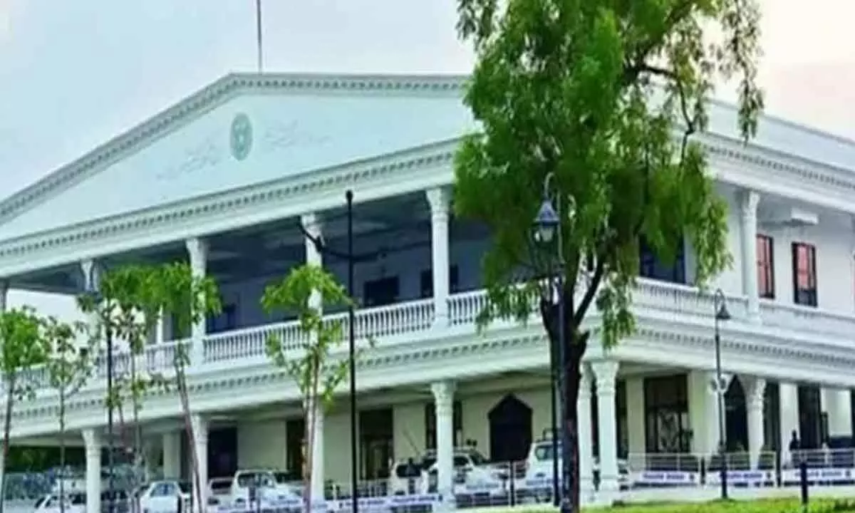 Primary suspect apprehended in explosion at government building phone threat