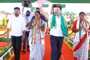 Rahul accuses BJP of plotting to abolish reservation system