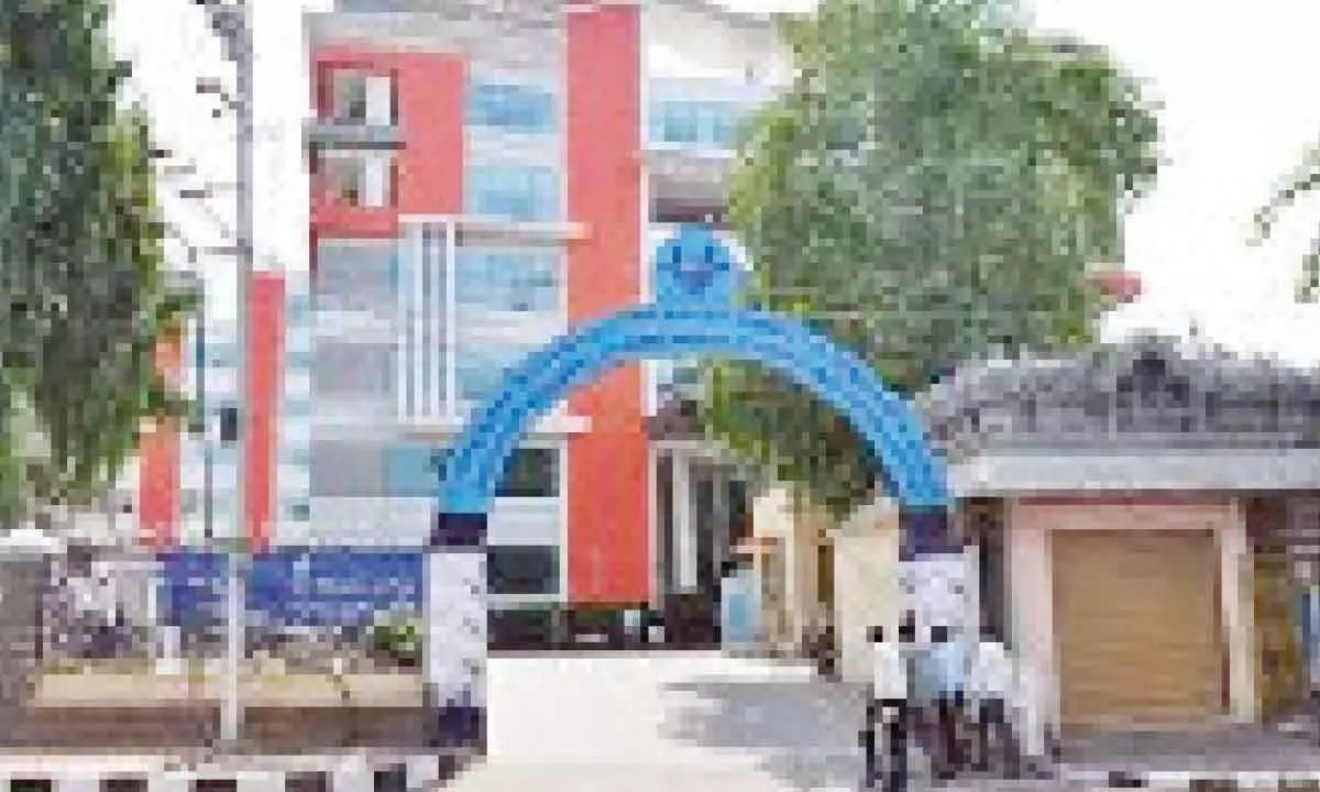 Trainee IAS team visits water board in Hyderabad