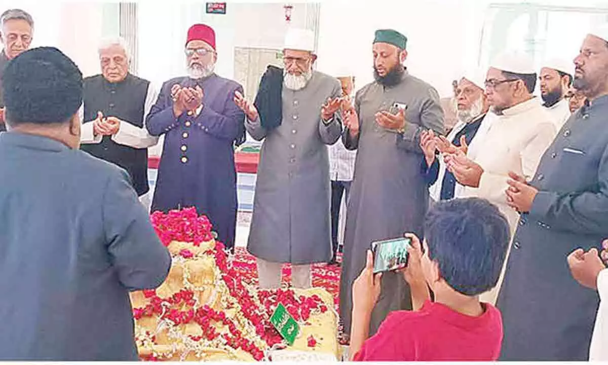 Tributes Honored to the Late Nizam, Mir Osman Ali Khan