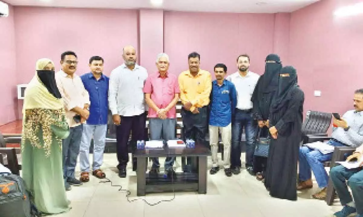 TUWJF calls for equal distribution of accreditation cards for Urdu journalists.