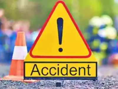 Two injured as car causes chaos on Begumpet flyover