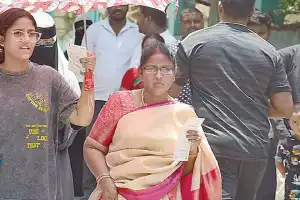 Voter turnout in Telangana for LS polls reaches 61%
