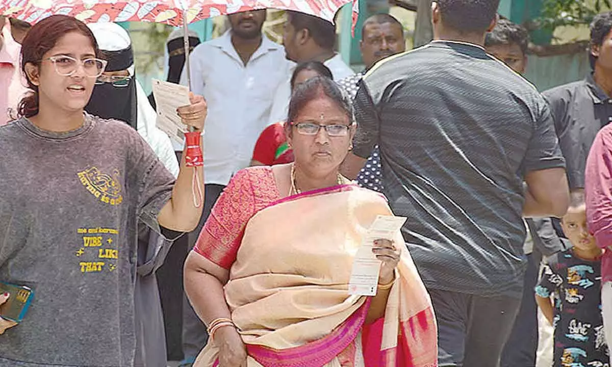 Voter turnout in Telangana for LS polls reaches 61%
