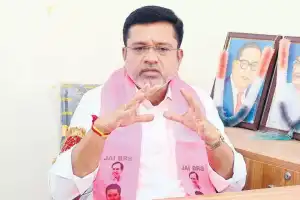 BRS accuses Minister Sridhar Babu of supporting sand mafia