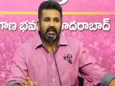 BRS leader criticizes the incompetence of the Congress government in managing liquor licenses.
