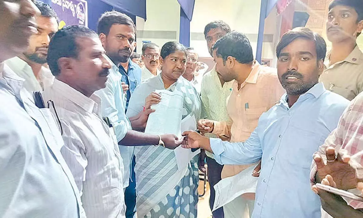 Calls for equitable pay for MGNREGA laborers