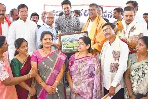 Chinnareddy praises ZP members for district development efforts