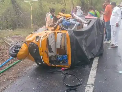 Collector Jitesh V Patil of Bhadradri Kothagudem aids victims of accident