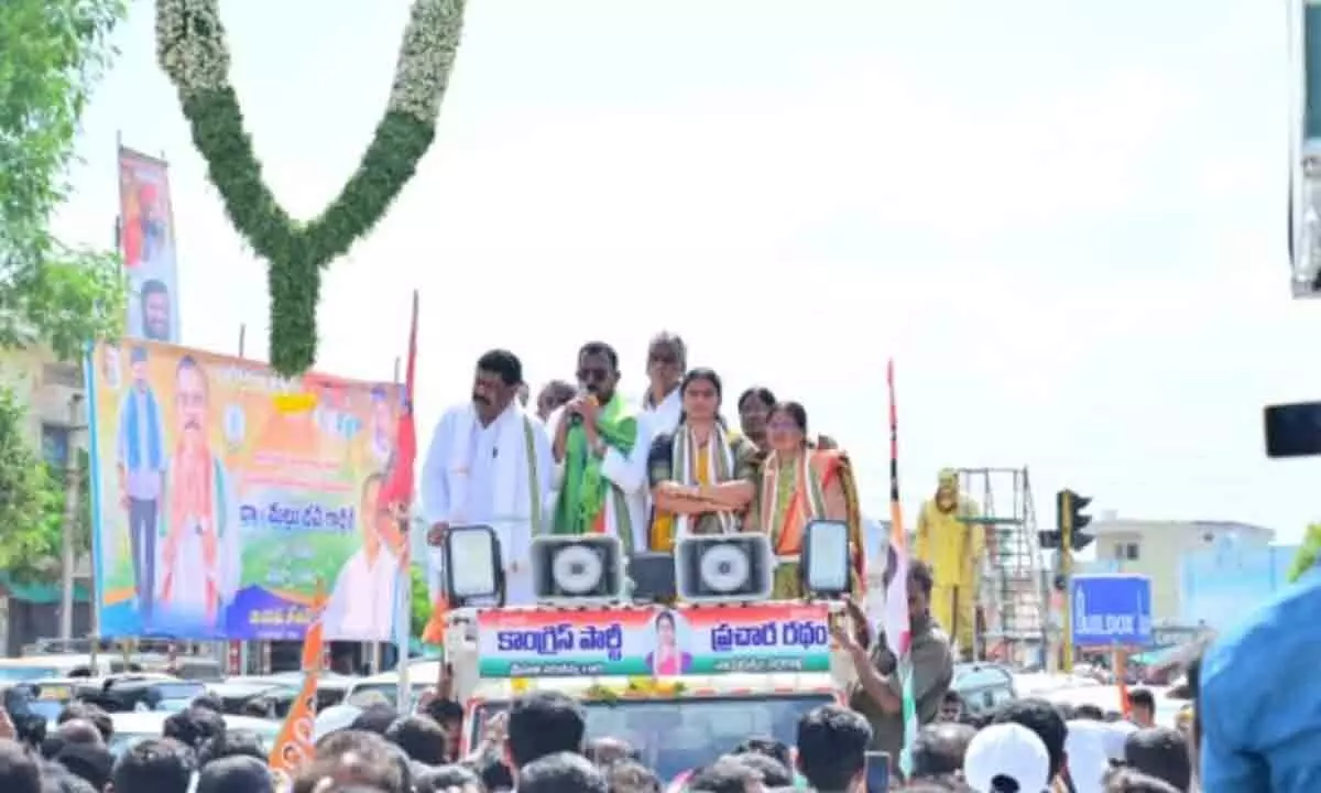 Congress celebrates victory with rally in Gadwal