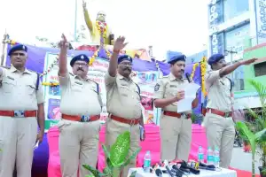 District Police Chief Encourages Youth to Reject Drugs and Build a Bright Future