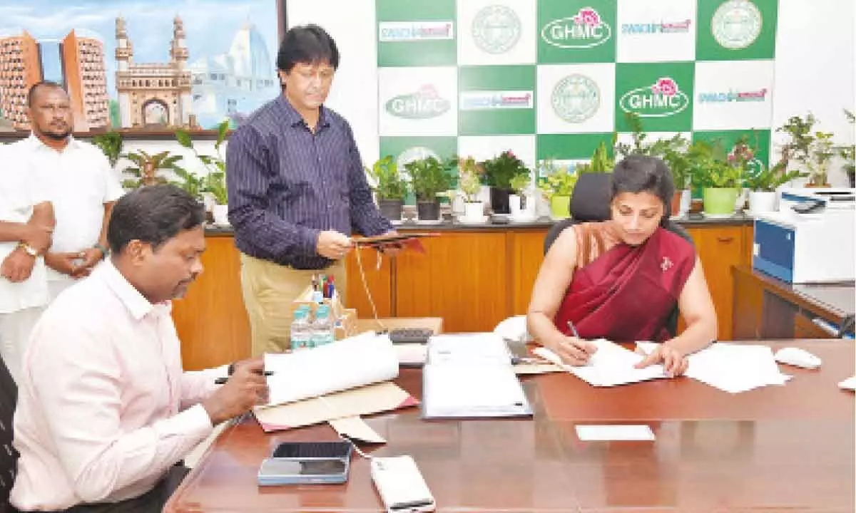 GHMC Commissioner role assumed by Amrapali Kata, EV&DM Commissioner role taken on by AV Ranganath