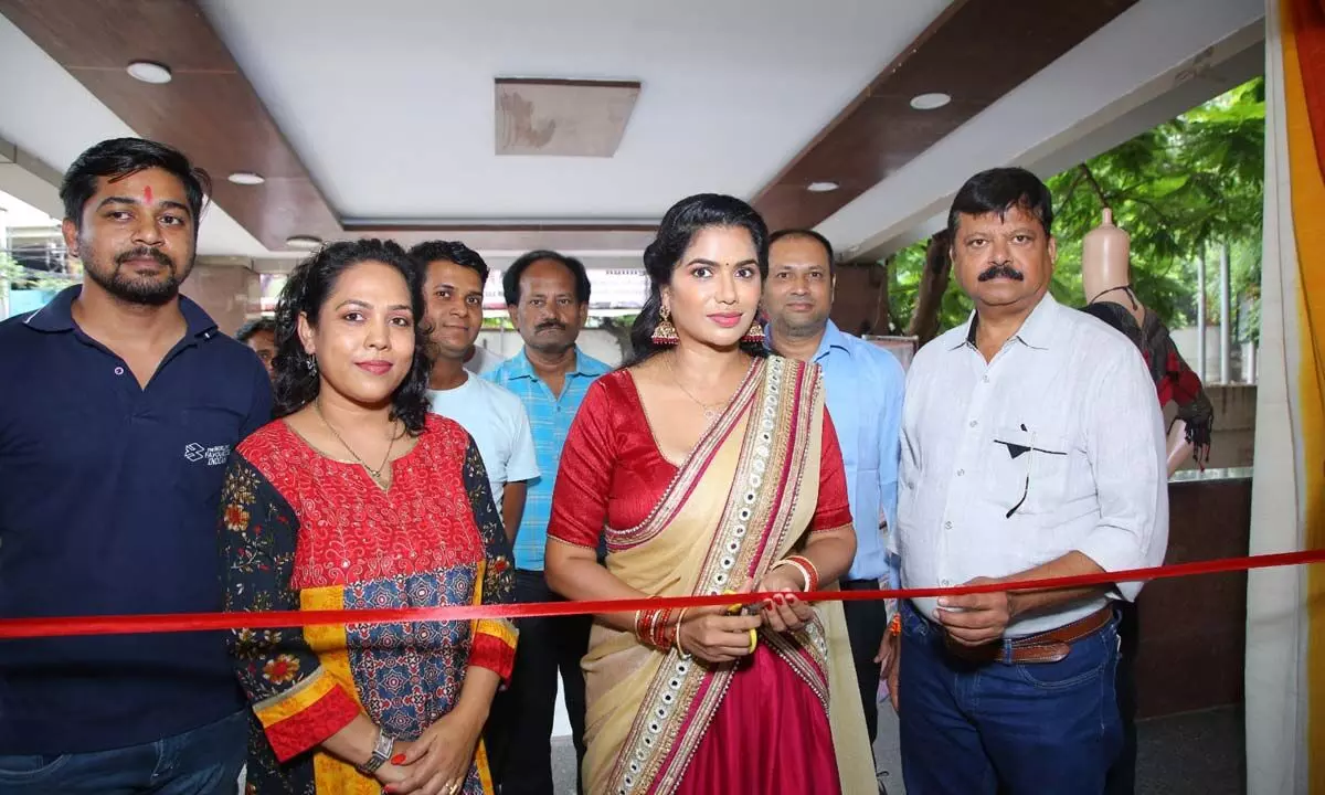 Handloom Exhibition “Hand to Hand” Begins at Kalinga Cultural Hall