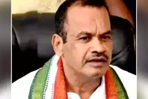 Komatireddy expresses frustration over delayed progress at TIMS hospital
