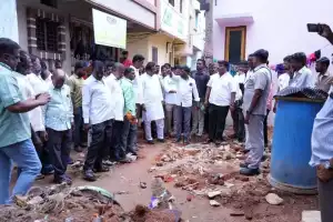 MLA from Secunderabad Cantonment visits bastis in Annanagar, gains insights into community issues