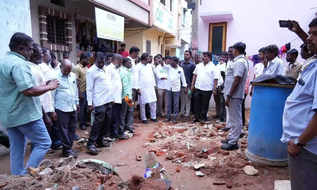 MLA from Secunderabad Cantonment visits bastis in Annanagar, gains insights into community issues