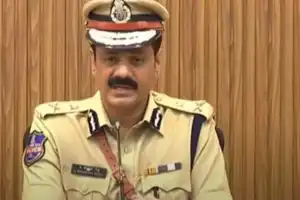 Police officers honored by Hyderabad CP