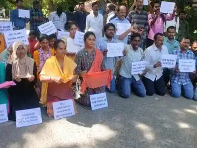 Protest staged by teacher aspirants at Chief Minister’s residence in Hyderabad