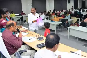 Schools choose students through random draw for top placements