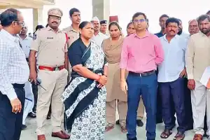 Seethakka oversees progress of medical college construction site