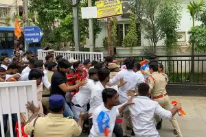 Student groups attempt to besiege Kishan Reddy’s residence over NEET controversy