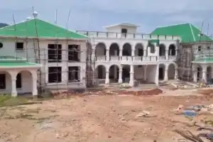 YSRCP office in Vizag issued notice by GVMC for unauthorized construction