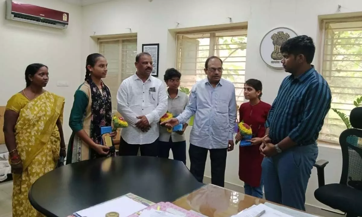 3 students from Gurukulam College in Bhadrachalam achieve seats in IIT, ITDA PO offers guidance