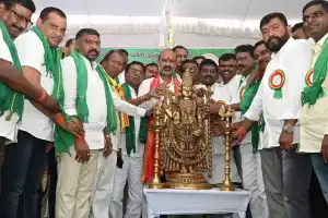 Bandi challenges defecting MLAs to step down and seek re-election