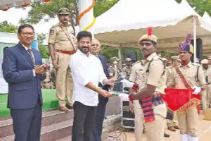 Chief Minister Announces Plan to Fill 30,000 Jobs in 90 Days
