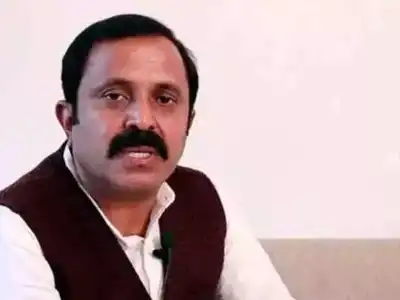 Delhi heats up as Congress accuses BJP, BRS of cozying up