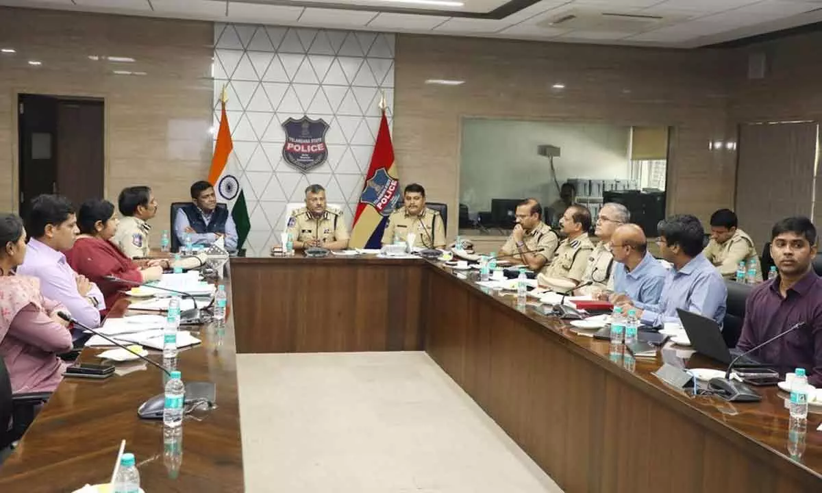 DGP Dr. Jitender Calls for Improved Efficiency in Dial 100/112 Operations