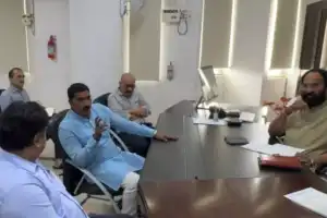 Former MLA Dr. SA Sampath Kumar discusses Mallamma kunta issue with Irrigation Minister Uttam Kumar Reddy