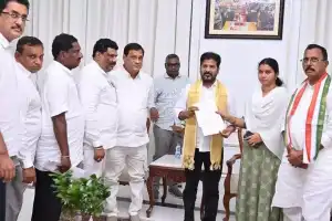 Former ZP chairperson files petition for the development of Gadwal.