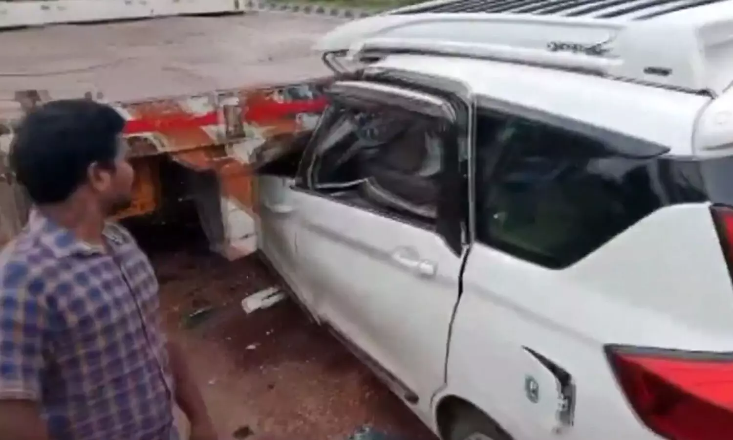 Four dead, one injured in Eluru district car crash